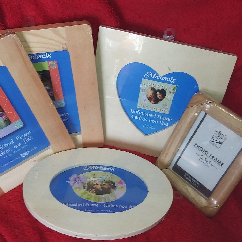Bundle of Michael's craft photo frames